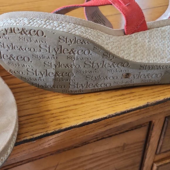 Sandals - Picture 3 of 4